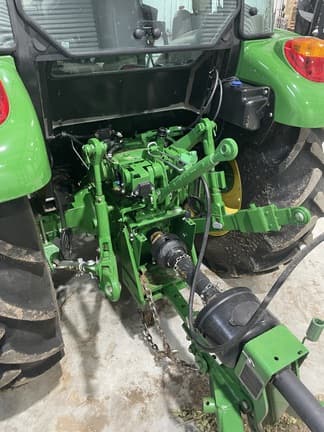 Image of John Deere 5060E equipment image 4