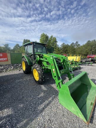 Image of John Deere 5060E equipment image 3