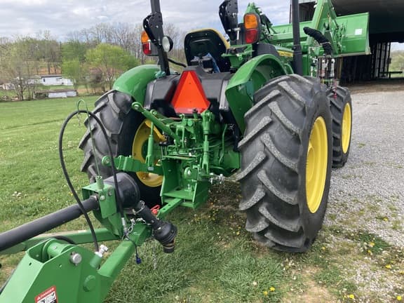 Image of John Deere 5060E equipment image 4