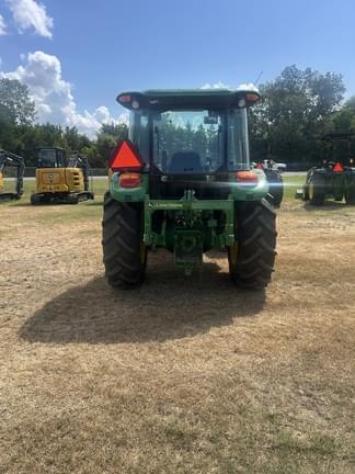 Image of John Deere 5060E equipment image 3