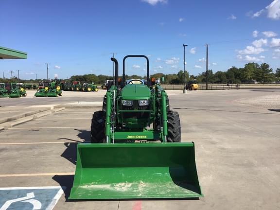 Image of John Deere 5060E equipment image 2