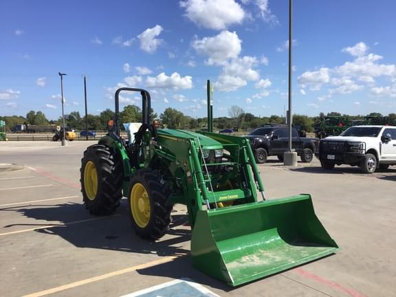 Image of John Deere 5060E equipment image 3