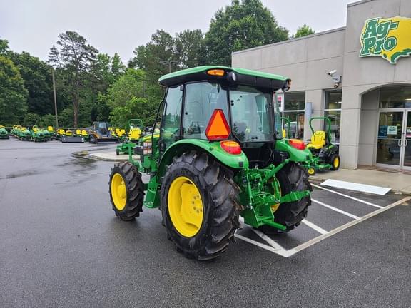 Image of John Deere 5060E equipment image 4