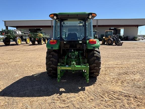 Image of John Deere 5060E equipment image 3