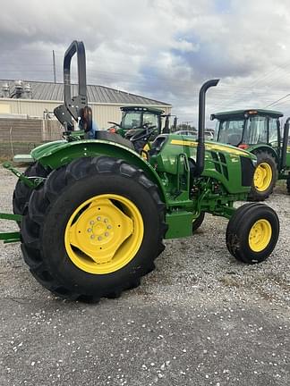 Image of John Deere 5060E equipment image 1