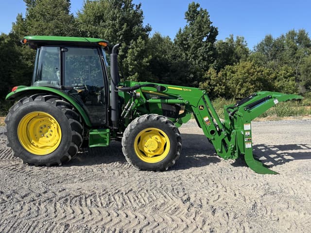 Image of John Deere 5060E equipment image 2