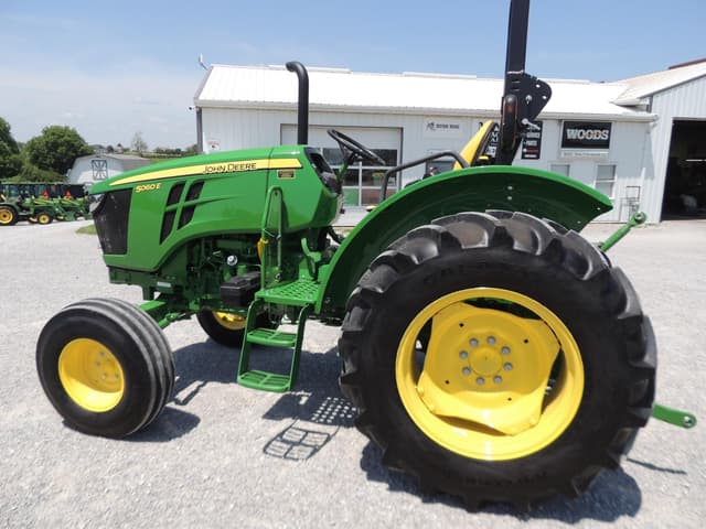 Image of John Deere 5060E equipment image 1