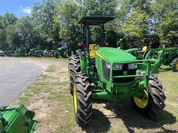 Image of John Deere 5060E equipment image 4