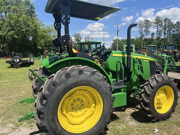 Image of John Deere 5060E equipment image 1