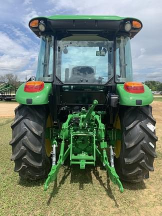 Image of John Deere 5060E equipment image 4