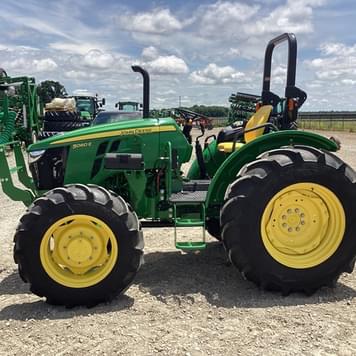 Main image John Deere 5060E