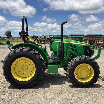 Image of John Deere 5060E equipment image 4