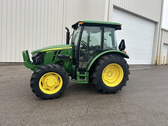Image of John Deere 5060E equipment image 1