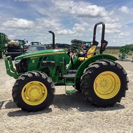 Image of John Deere 5060E equipment image 1