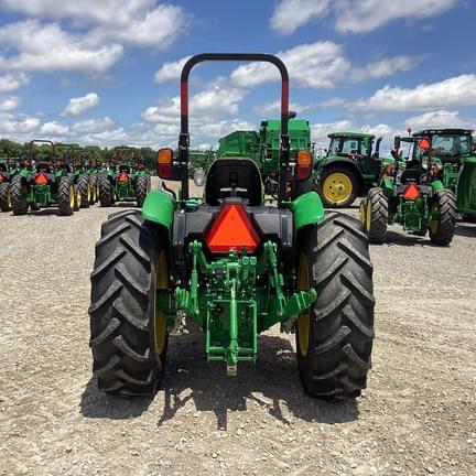 Image of John Deere 5060E equipment image 2