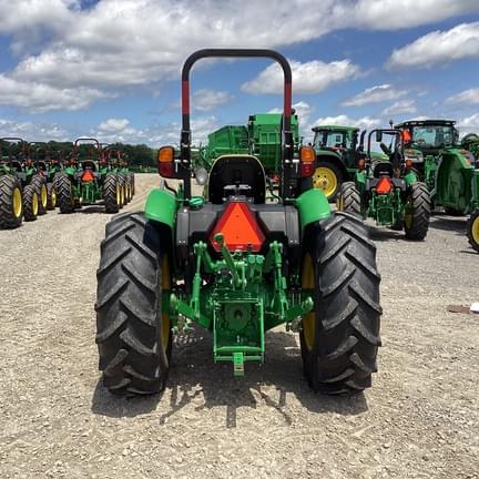 Image of John Deere 5060E equipment image 2