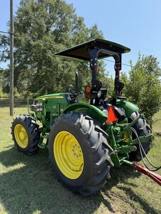 Image of John Deere 5060E equipment image 2