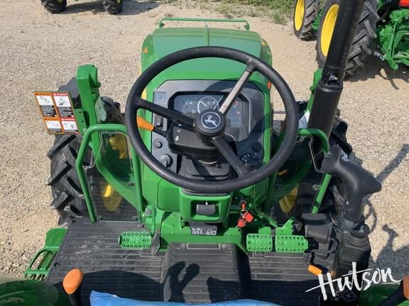 Image of John Deere 5060E equipment image 4