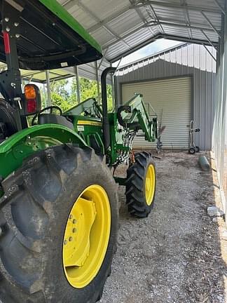 Image of John Deere 5060E equipment image 4