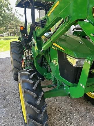 Image of John Deere 5060E equipment image 2