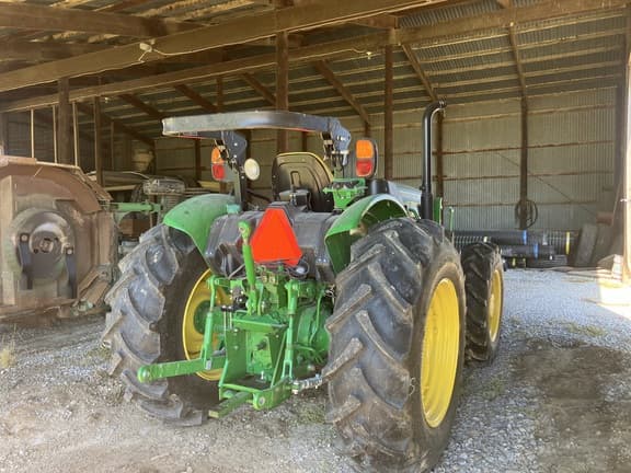 Image of John Deere 5060E equipment image 2