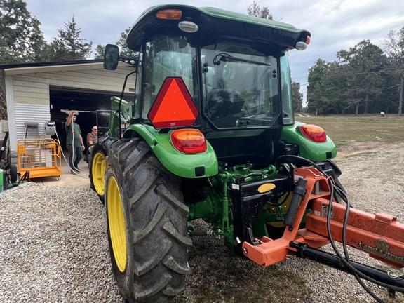 Image of John Deere 5060E equipment image 3