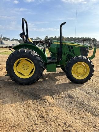 Image of John Deere 5060E equipment image 3