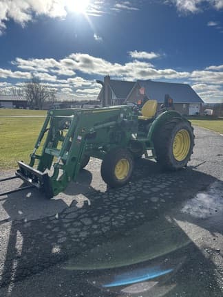 Image of John Deere 5060E equipment image 1