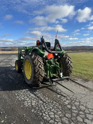 Image of John Deere 5060E equipment image 3