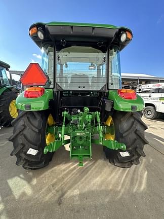 Image of John Deere 5060E equipment image 3