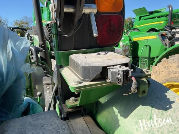 Image of John Deere 5060E equipment image 4