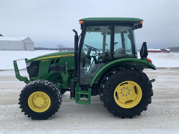 Image of John Deere 5060E equipment image 2