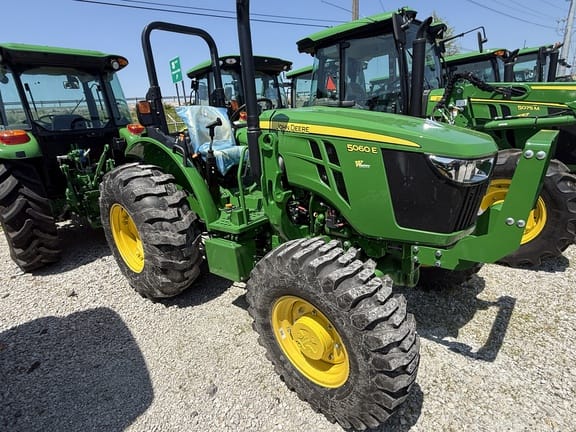 Main image John Deere 5060E