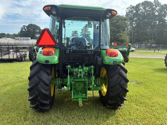 Image of John Deere 5060E equipment image 3