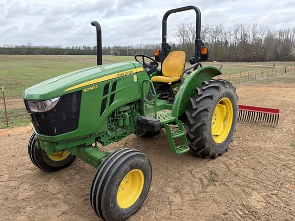 Image of John Deere 5060E Primary image