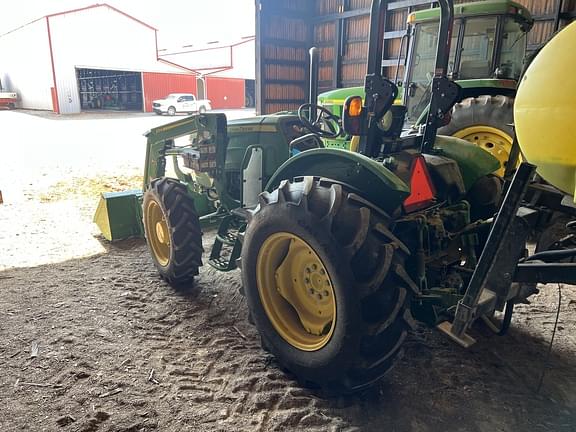 Image of John Deere 5060E equipment image 3