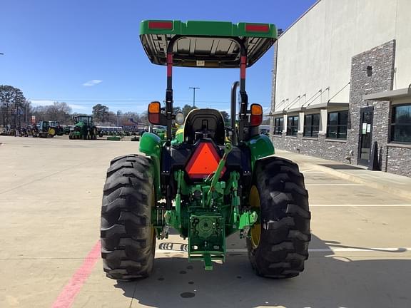 Image of John Deere 5060E equipment image 3