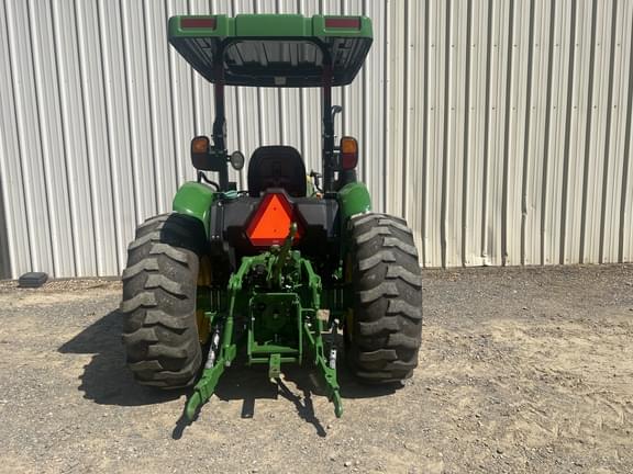 Image of John Deere 5060E equipment image 3