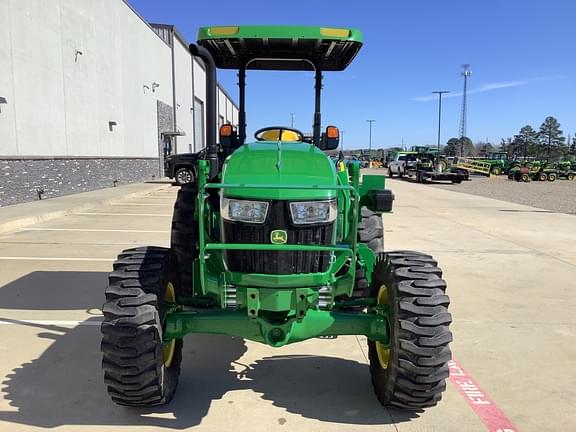 Image of John Deere 5060E equipment image 1