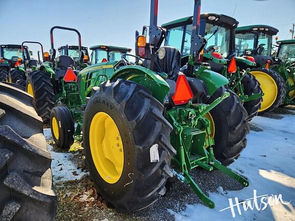 Image of John Deere 5060E equipment image 4