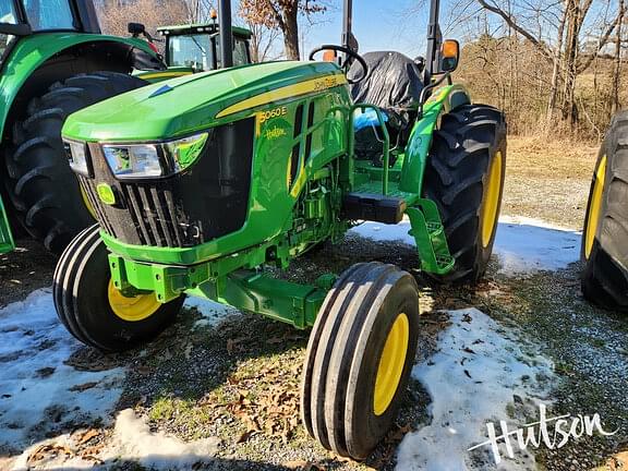 Image of John Deere 5060E equipment image 2