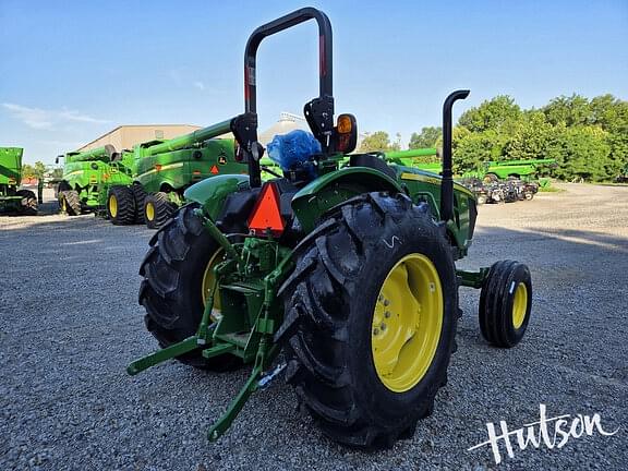 Image of John Deere 5060E equipment image 3