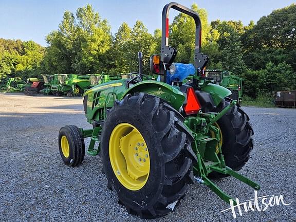 Image of John Deere 5060E equipment image 4