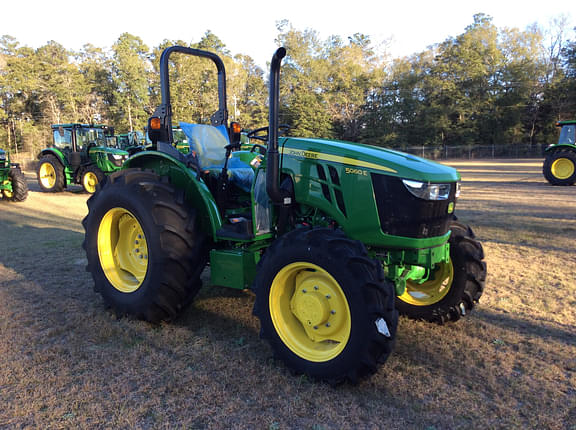 Image of John Deere 5060E Image 0