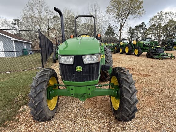 Image of John Deere 5060E equipment image 3