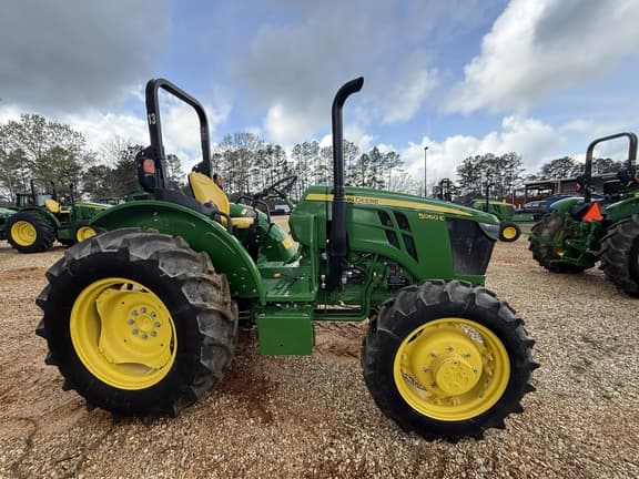 Image of John Deere 5060E equipment image 2