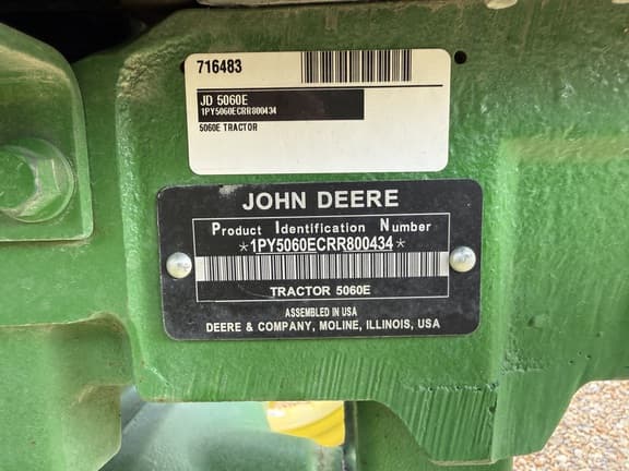 Image of John Deere 5060E equipment image 1
