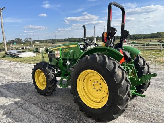 Image of John Deere 5060E equipment image 2