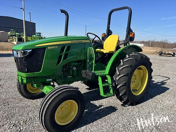 Image of John Deere 5060E equipment image 1