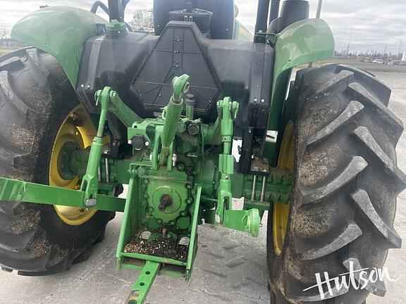 Image of John Deere 5060E equipment image 4